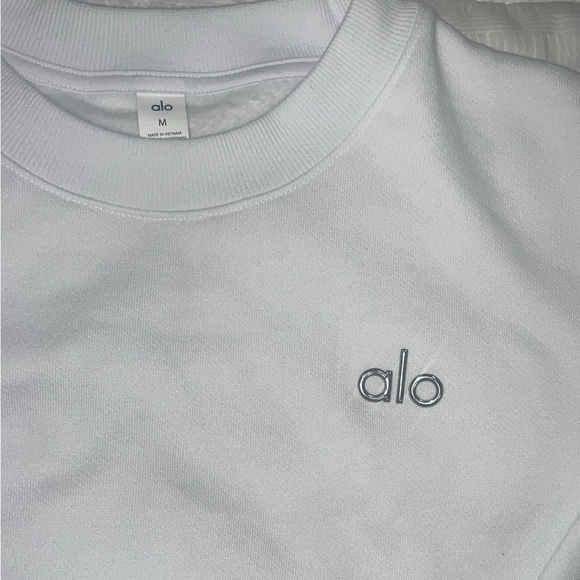 Alo Yoga Accolade white crew neck sweatshirt - Picture 3 of 3
